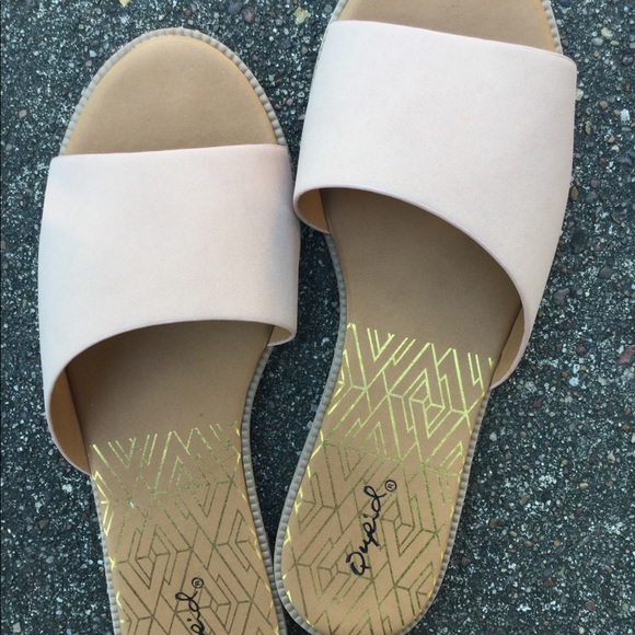 DONATED-Qupid Desmond-22x Blush Sandal - Picture 4 of 4